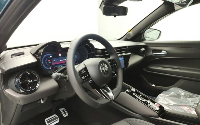 JUNIOR 1.2 136CV HYBRID EDCT6 SPECIALE
